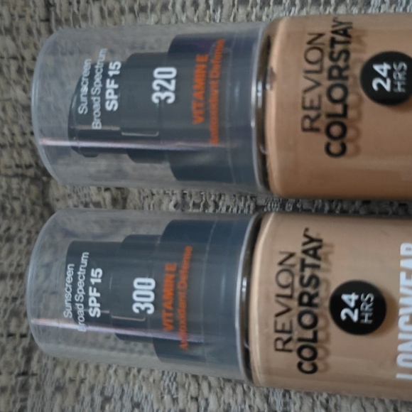 REVLON BRAND COLORSTAY LONGWEAR MAKEUP FOUNDATION BUNDLE OF 2 - Picture 3 of 6
